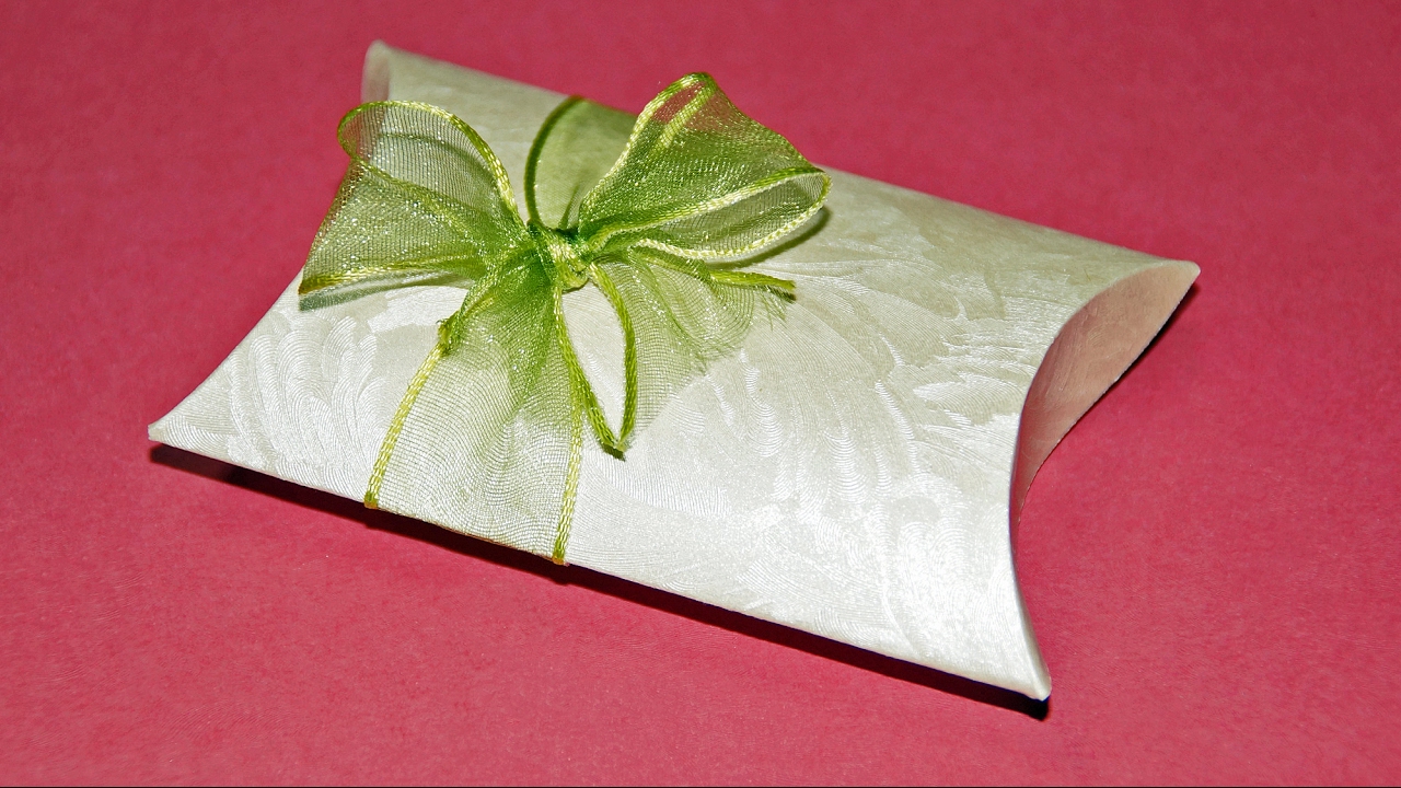 Geschenkbox basteln: Pillow Box für Geldgeschenke und Kleinigkeiten
