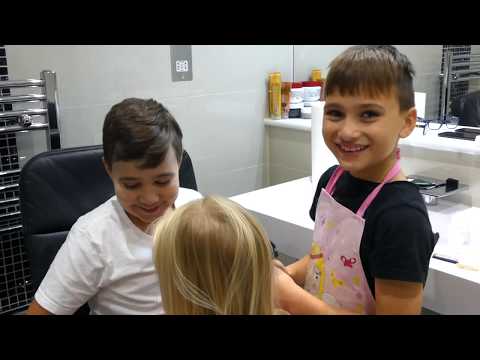 Halloween homemade funny kids costumes and makeup with Bess, Jack and Max.