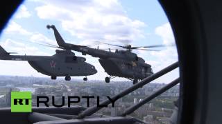 Репетиция парада: в небо над Москвой взмыли боевые самолеты и вертолеты