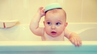 FUNNY BABY BATH TIME!