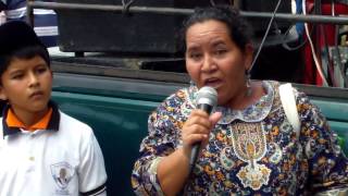 MADRE DE FAMILIA DA MENSAJE A PEÑA Y MANUEL VELASCO, MEGAMARCHA CHIAPAS 25 SEP 03