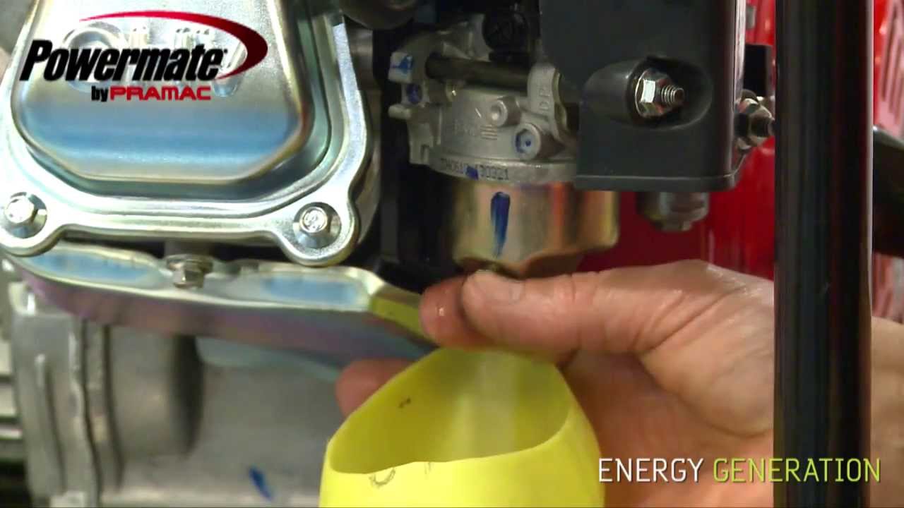 En la bicicleta con motor la gasolina cae en el filtro aéreo en