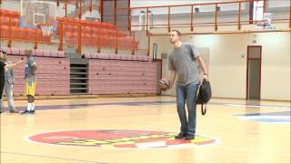 Nikola Vujcic One Handed Half-Court Shot