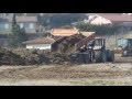 Terrassement avec un John Deere 7930 et un Renault Atles 935 RZ