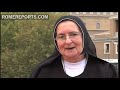Monjas revolucionan la vida de una pequeña ciudad en Rumanía