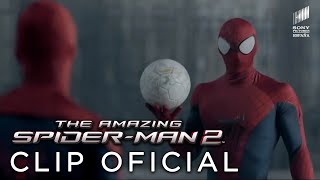 THE AMAZING SPIDER-MAN 2. Con Andrés Iniesta, Arbeloa, Diego López y Valdés #SuMayorBatalla (HD)