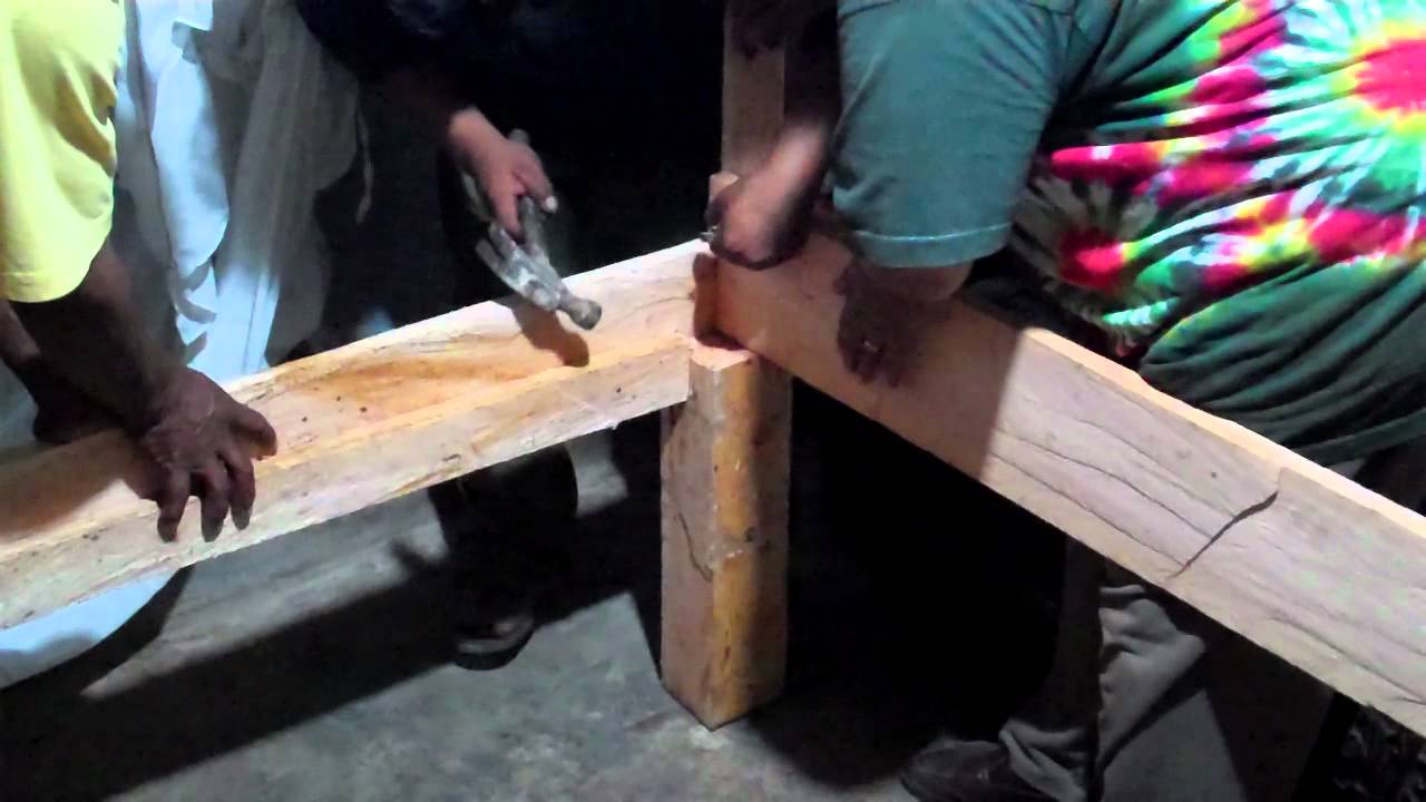 Construyendo una cama de madera a mano - YouTube