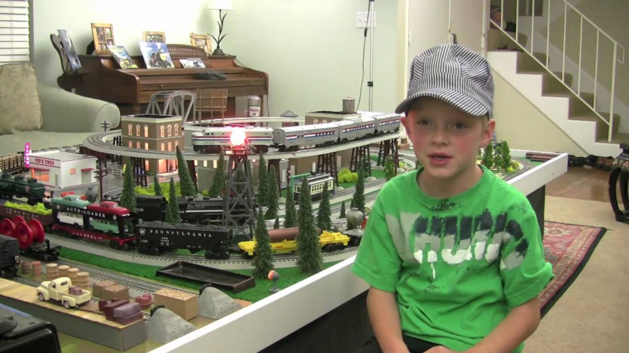 2011 Lionel Train Fastrack Layout - YouTube