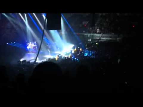 Godsmack "Rocky Mountain Way" - Live Mass Chaos Tour Syracu - YouTube