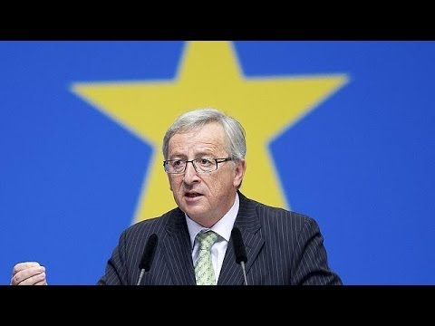 The battle for the top job at the European Commission is reaching an end with Jean-Claude Juncker emerging triumphant, leaving British Prime Minister David Cameron in a fix.

EU leaders gave the 59-year-old Brussels veteran the green light at a summit in the Belgian capital, despite fervent opposition from the British and Hungarian governments.

Cameron objects to the Luxembourger\'s principles of closer political union, as he hopes to negotiate reforms to the 28 member bloc. He had warned that J...
READ MORE : http://www.euronews.com/2014/06/27/jean-claude-juncker-nominated-as-eu-commission-president

What is in the news today? Click to watch: https://www.youtube.com/playlist?list=PLSyY1udCyYqBeLGPTLVZMp8kczDH7_5Ni

euronews: the most watched news channel in Europe
Subscribe! http://www.youtube.com/subscription_center?add_user=euronews 

euronews is available in 14 languages: https://www.youtube.com/user/euronewsnetwork/channels

In English:
Website: http://www.euronews.com/news
Facebook: https://www.facebook.com/euronews
Twitter: http://twitter.com/euronews
Google+: http://google.com/+euronews
VKontakte: http://vk.com/en.euronews