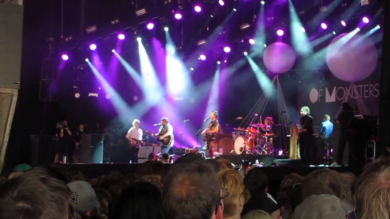 Of Monsters And Men - Slow And Steady (Live, Roskilde 2013) - YouTube