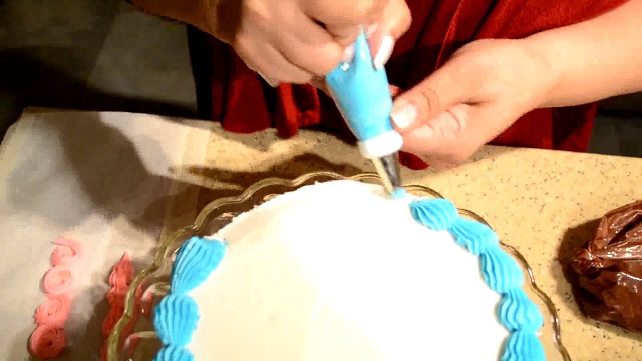 Paula's Cake Decorating for Beginners - YouTube
