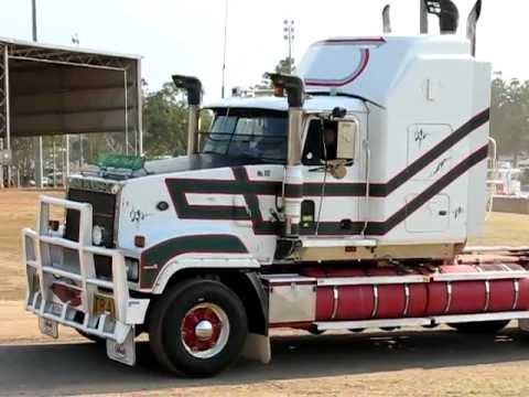 V8+Mack+Superliner Mack V8 SuperLiner Valueliner Titan Mack Muster Gatton 2011 - YouTube