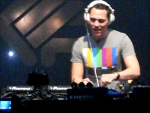 Tiësto - Club Life (Las Vegas Tour Intro) [Original Mix] HQ - YouTube