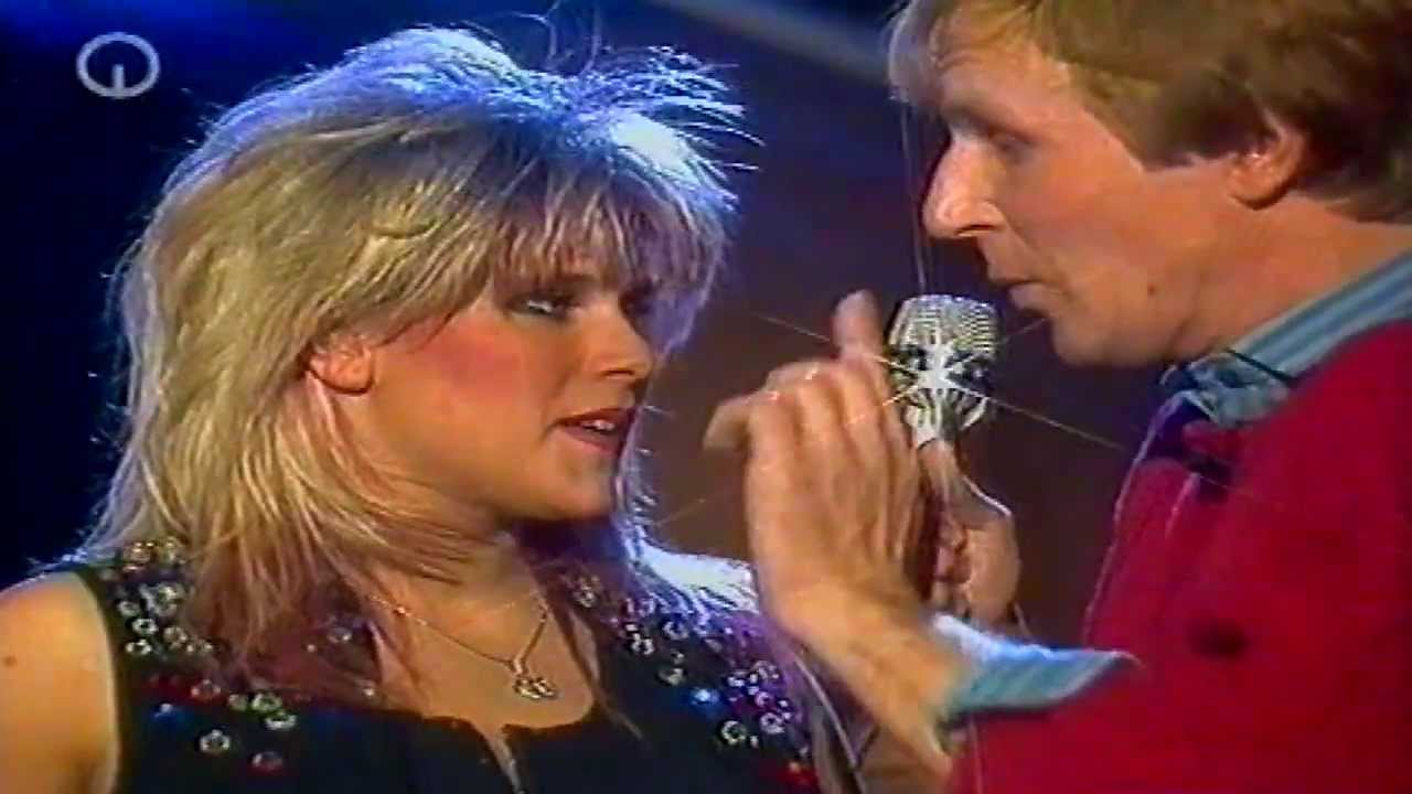 samantha fox watching you watching me