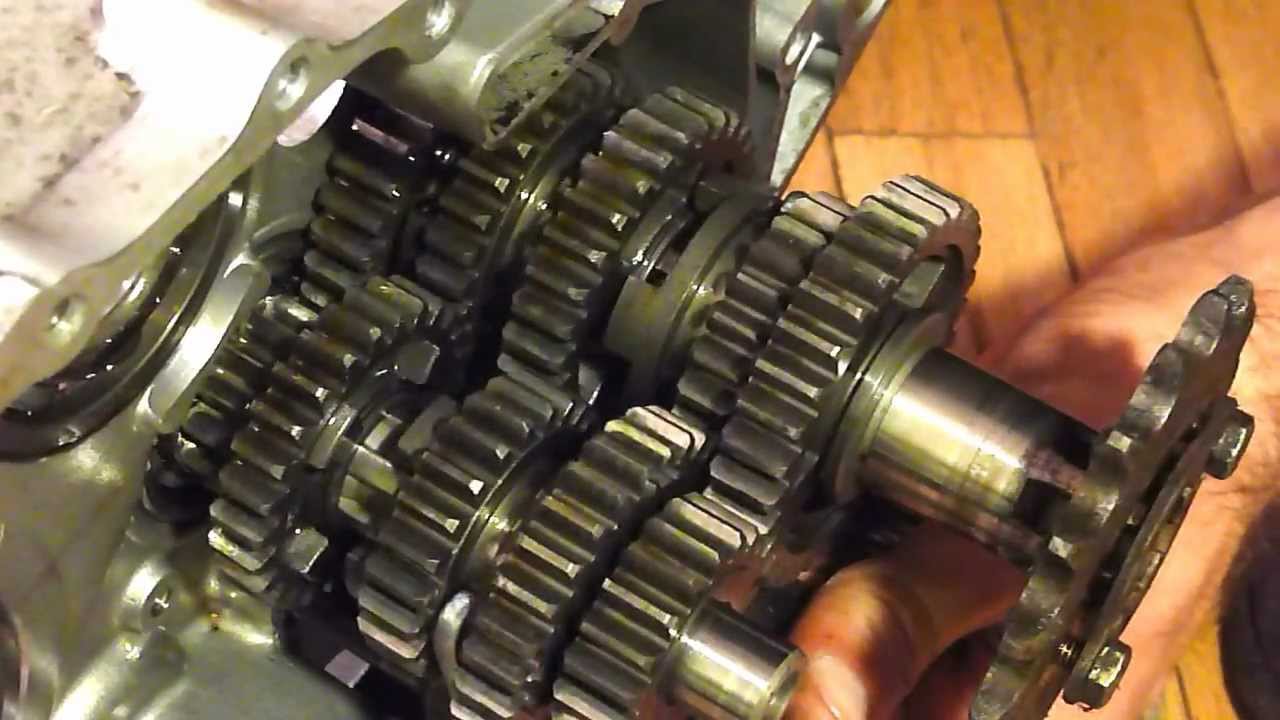 Motorcycle Transmission in action - YouTube