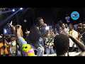 fans go  wild  as stonebwoy performs a