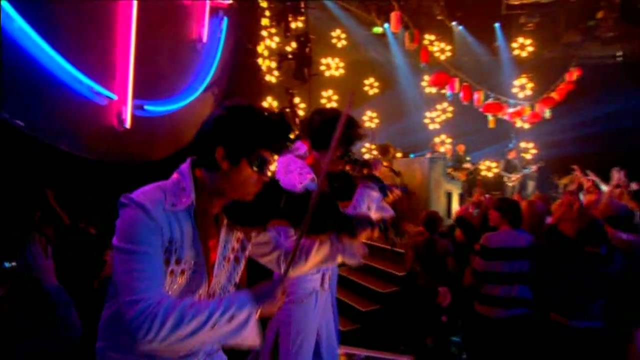 Coldplay - Christmas Lights TOTP Christmas Special - YouTube