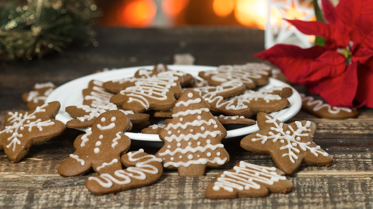 Spirited Bourbon-Pecan-Gingerbread Cookies | Christmas Cookies All christma...