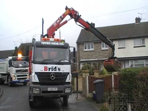 brid s ltd grab load from a driveway in chesterfield brid s ltd grab load from a driveway in chesterfield