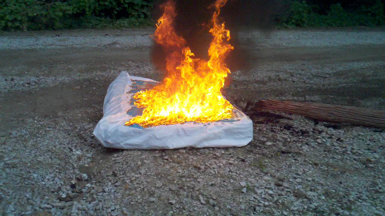 Bed bug infested mattress set on fire - YouTube