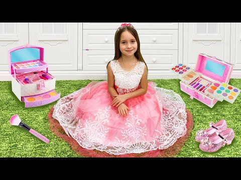 Sofia is going to the princess ball and funny stories with Toys for girls