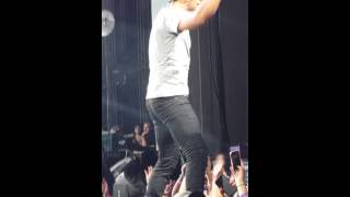 Luke Bryan falls off stage in Charlotte 5/29/14