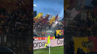 🌧️? Singing in the rain💛❤️?? #asroma #football #seriea #fans