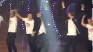 [Time Slip 2013.12.27] HoMin Hug at the End of the Concert