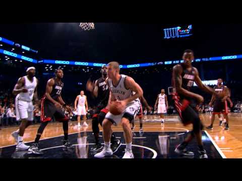 Eric Griffin Jumps Over Mason Plumlee