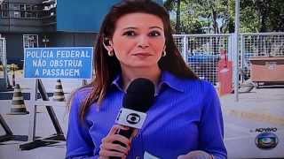 Repórter da Rede Globo trava ao vivo no Jornal Hoje.