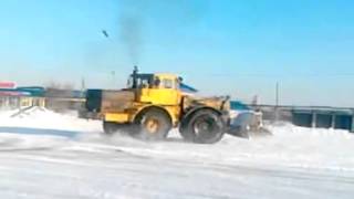 Russian monster tractor Kirovets K-700 drift