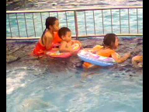 mandi di kolam - YouTube