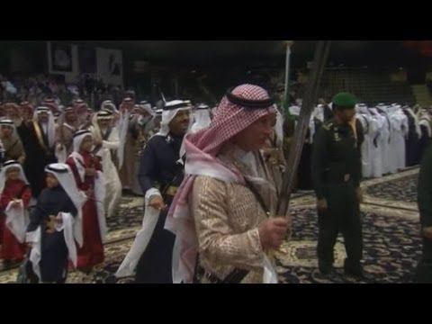Prince Charles dances with sword in Saudi Arabia