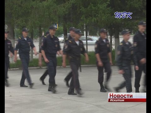 К несению службы готов! На Комсомольской площади Искитима состоялся показательный развод