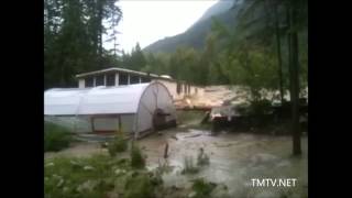 Kootenay flooding washes away home -  video as it happens - TMTV.NET