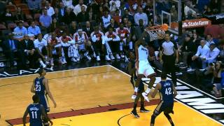 LeBron James Stretches Out for the One-Handed Oop