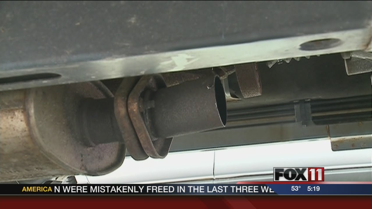 Thieves stealing catalytic converters - YouTube