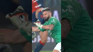 Siam venuti quassù per vedere parare Giroud 🎶? | #shorts