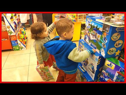 Can Toys Shopta Oyuncakçıda Kafasına Göre Oyuncak Buldu 😎-Funny Kids Videos -Funny video-