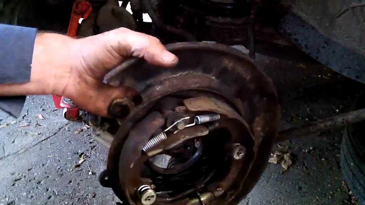 how to replace rear brakes on 2002 toyota camry #2