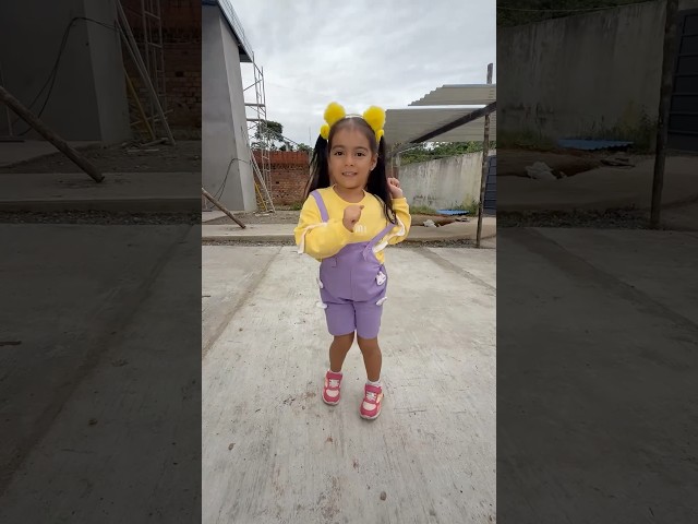 Mi hermanita didi baila muy bien #comedy