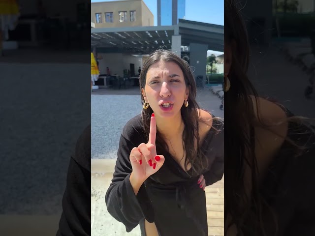 bu kızı havuza atabilir miyim