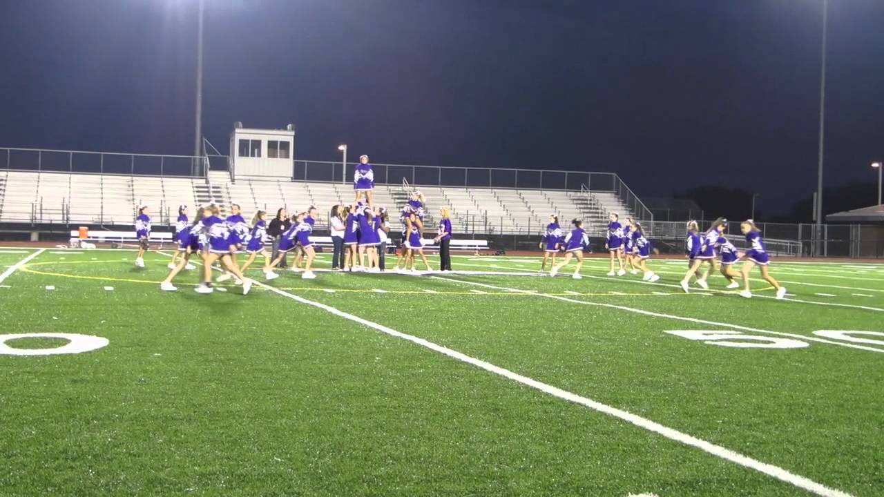 Little Mustang Cheerleaders Half Time Show. Norwin / Plum - YouTube