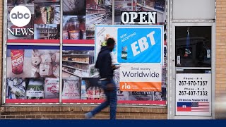 Juez federal ordena al gobierno de Trump que utilice fondos de emergencia para pagos del SNAP