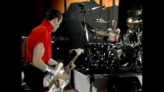 The Clash perform &quot;London Calling&quot; (Live) - Fridays