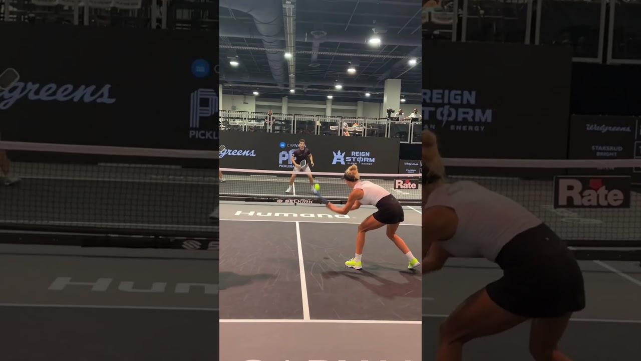 This lob from Anna Bright was PERFECT 😤 Phenomenal pickleball 💥