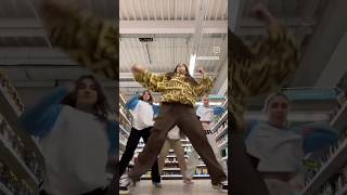 We love to dance! #ello