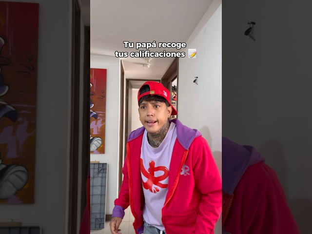 Tu papá recoge las calificaciones del colegio