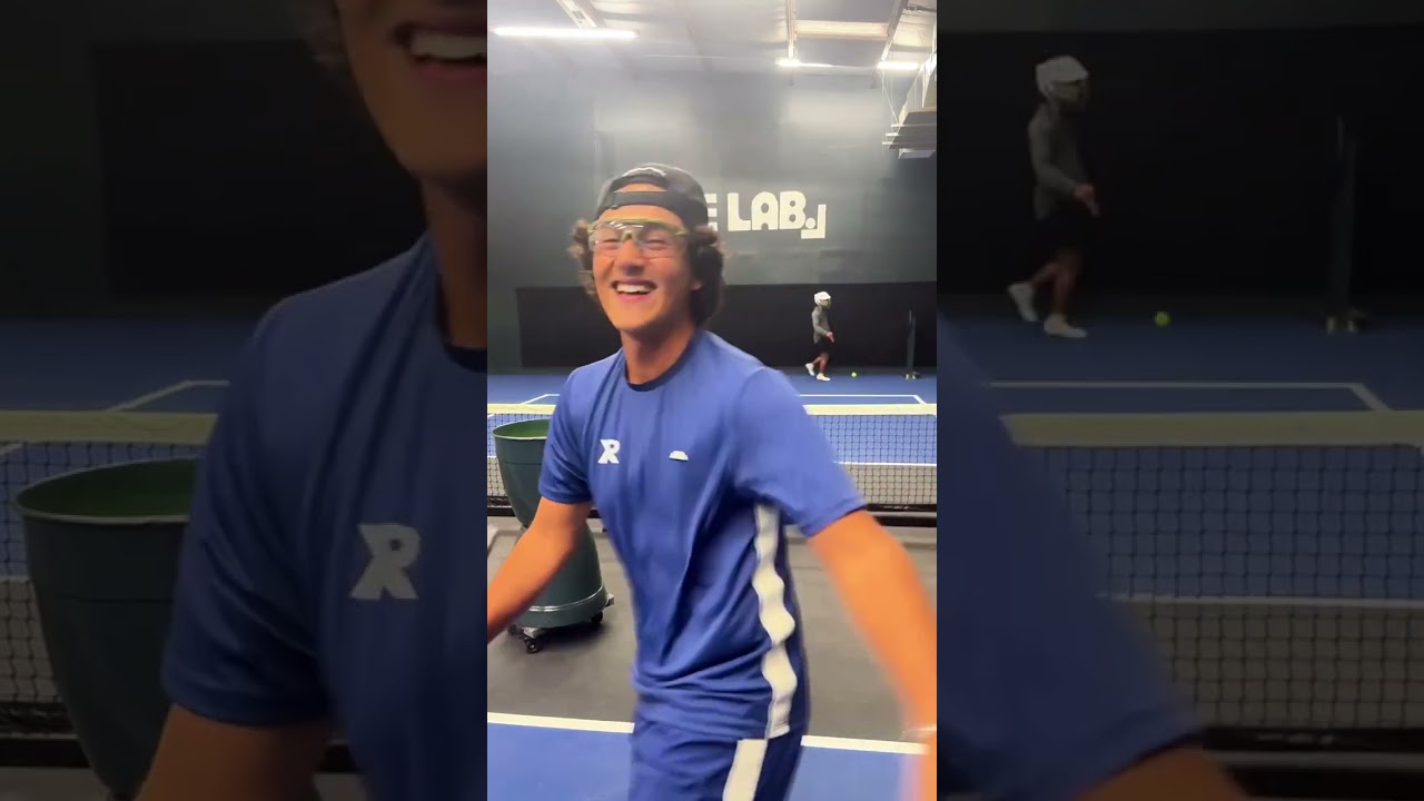 The last dodge was CRAZY 😂 #bobandweave #pickleball #pickleballislife #fun #pickleballers